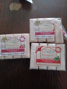 12 Bars A La Maison Soap Cranberry